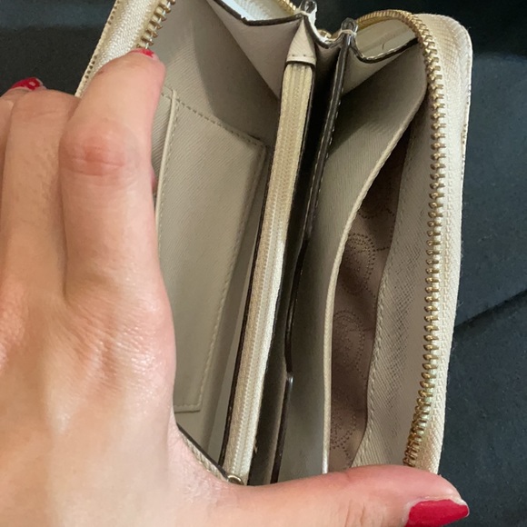 Michael kors large tote bag and matching wallet white - Picture 3 of 5